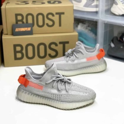 yeezy-boost-350-v2-tail-light-europe-exclusive